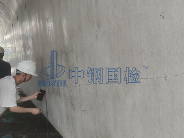 橋梁缺陷現(xiàn)場(chǎng)檢測(cè)